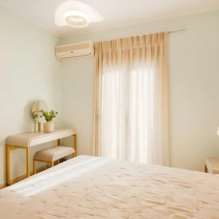 Irida Beachfront For 12 Steps To Amenities Villa Rethimno