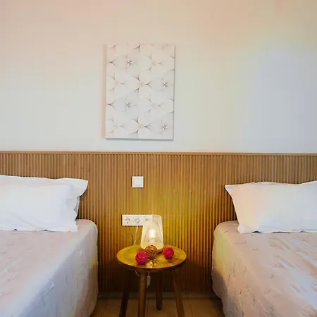 Irida Beachfront For 12 Steps To Amenities *