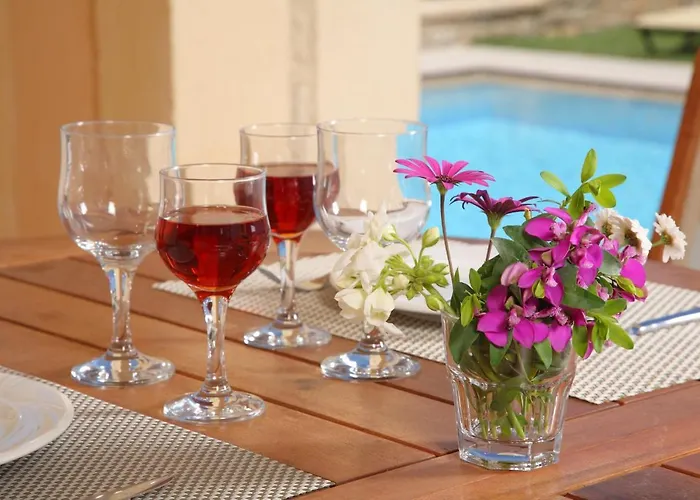 Irida Beachfront For 12 Steps To Amenities Willa