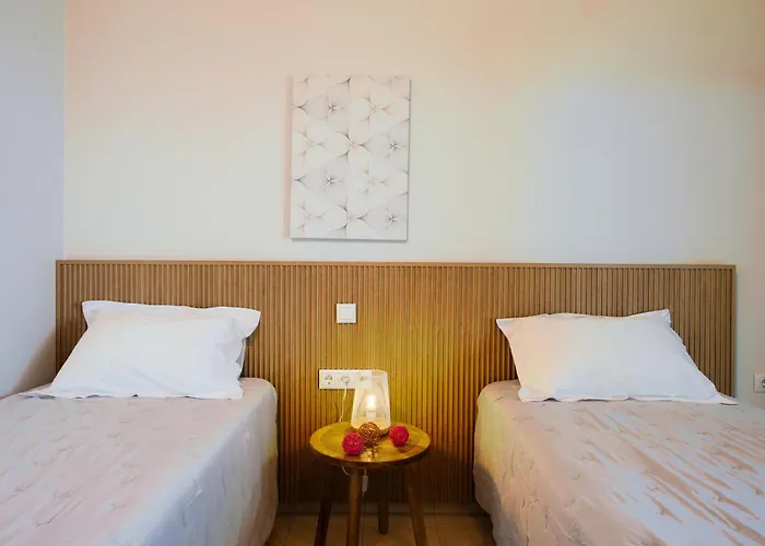 Irida Beachfront For 12 Steps To Amenities *