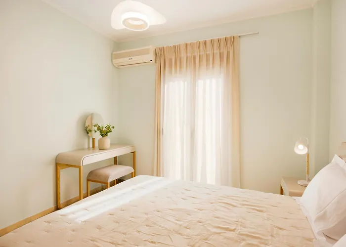 Irida Beachfront For 12 Steps To Amenities Willa Retimno