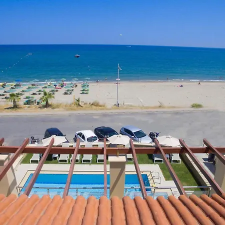 Irida Beachfront For 12 Steps To Amenities Villa Rethimnon