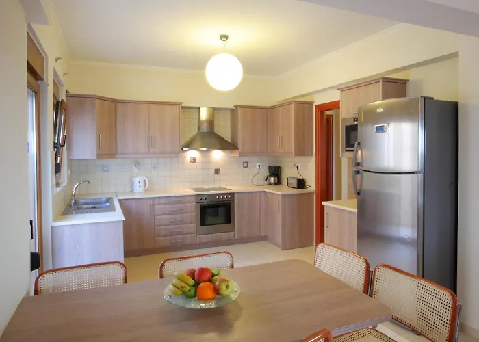 Villa Irida Beachfront For 12 Steps To Amenities Rétino