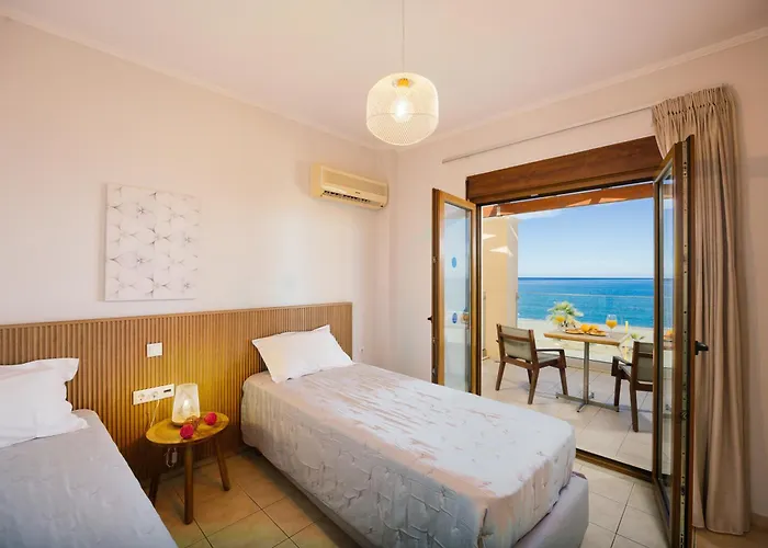 Irida Beachfront For 12 Steps To Amenities Rétino