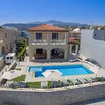 Irida Beachfront For 12 Steps To Amenities * Ретимно (Крит)