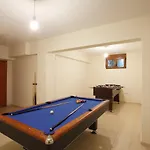 Вілла Irida Beachfront For 12 Steps To Amenities *